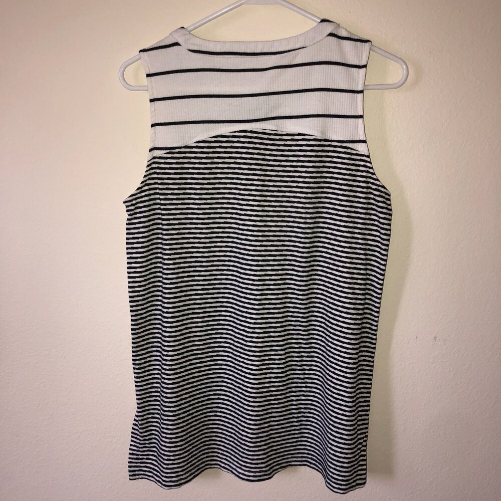 🌞 4/$20 Deal! Doe & Rae Tank Top White and Black Stripe Size Medium Shirt - Picture 3 of 3